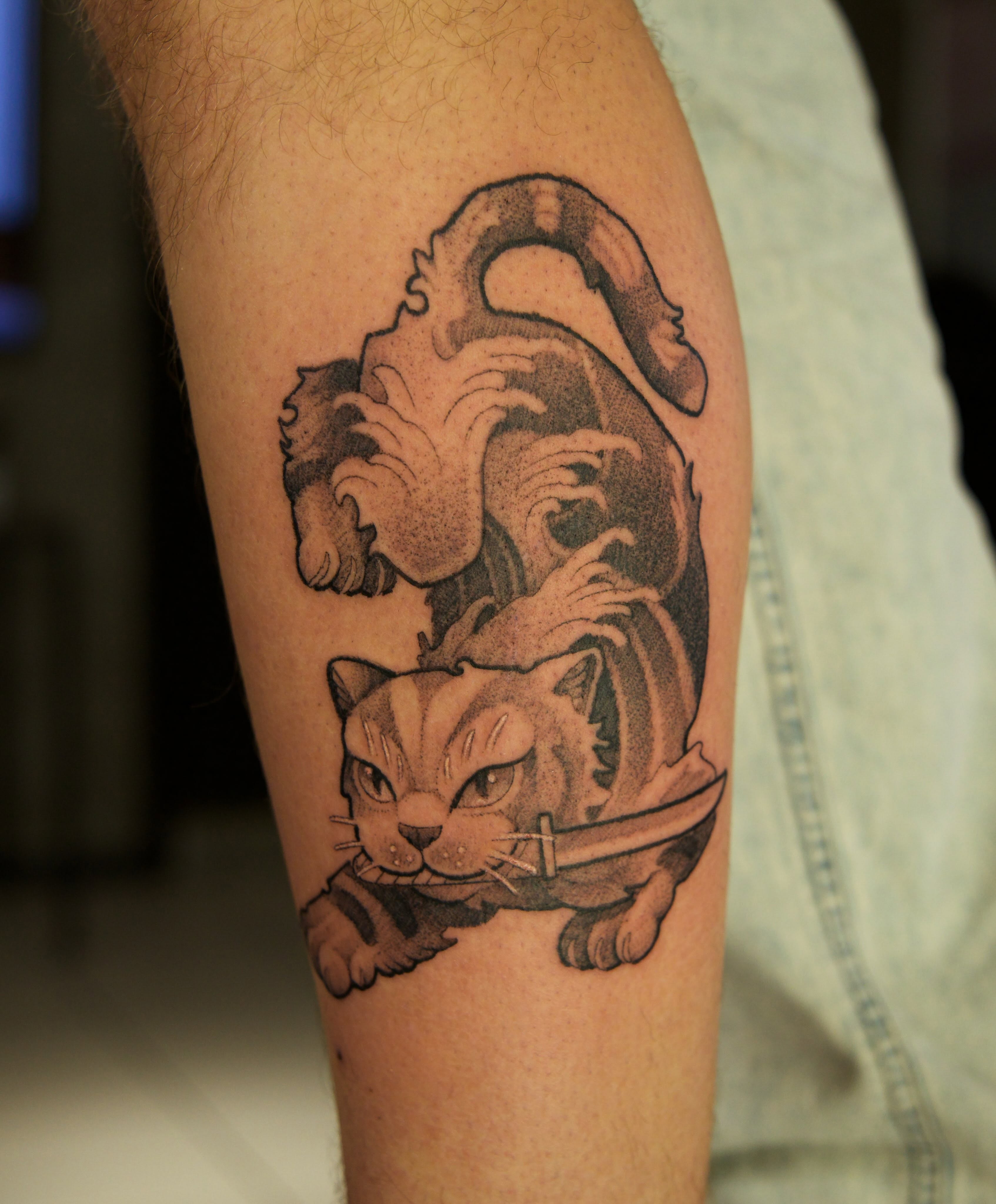 Мужские на ноге икре, фото - Тату салон TATTOO LAMARCH