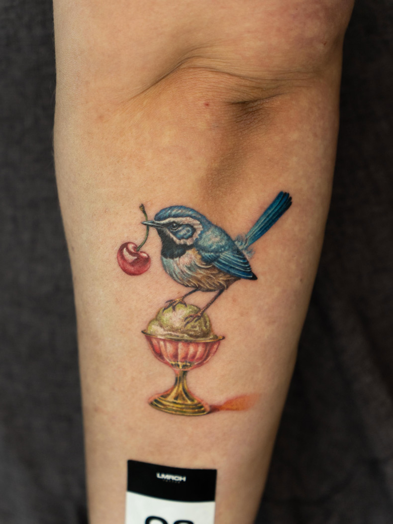 Женские на предплечье цветные, фото - Тату салон TATTOO LAMARCH