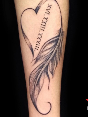 На передпліччі чорно-білі напис, фото - Тату салон TattooDim