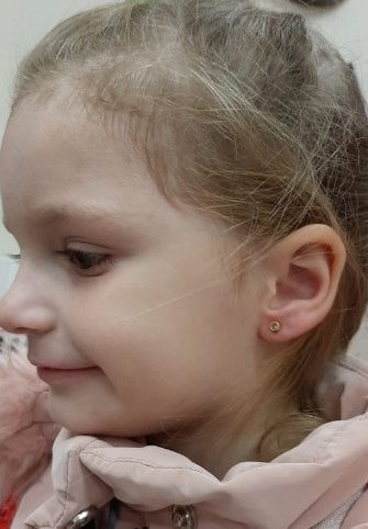 Пирсинг уха мочки, фото - Студия красоты Мрия