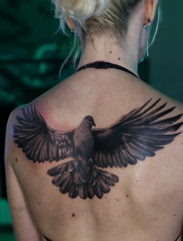Для дівчат реалізм чорно-білі, фото - Тату салон TATTOO LAMARCH