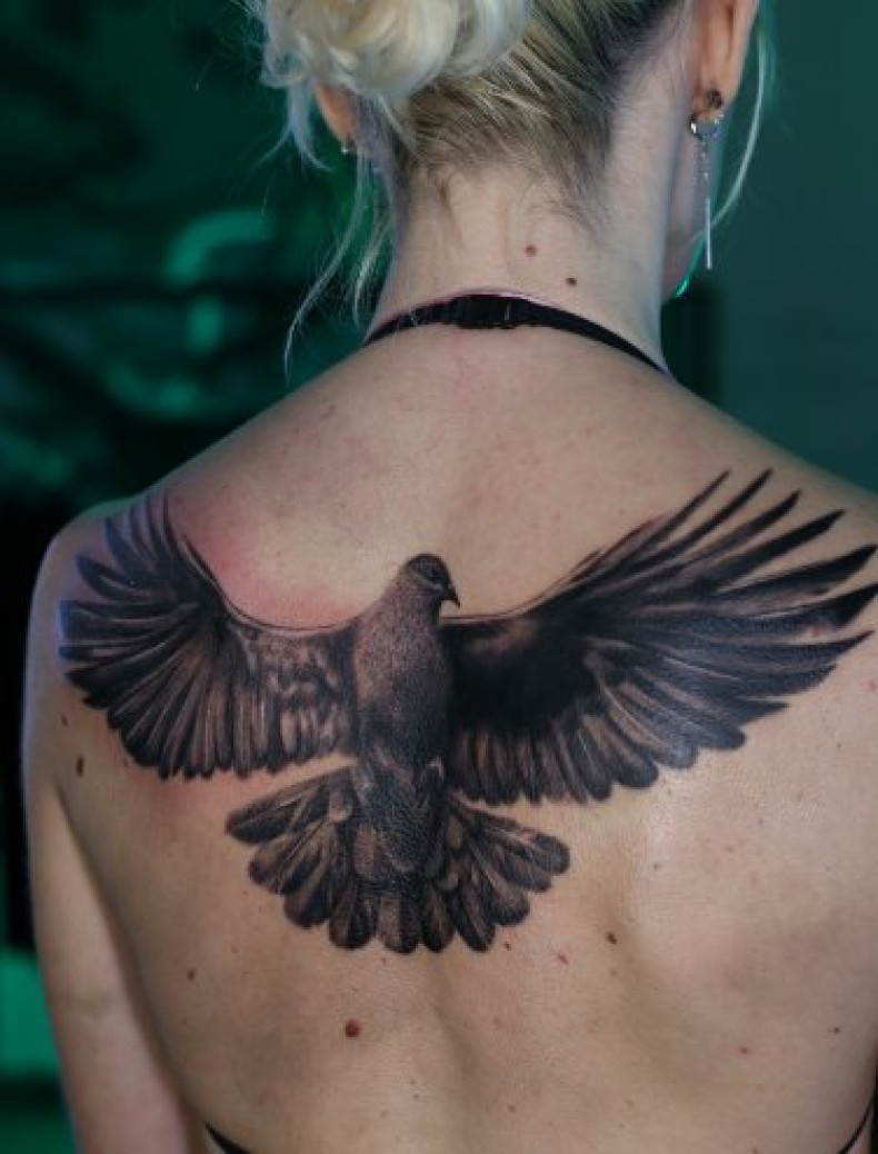 Для дівчат реалізм чорно-білі, фото - Тату салон TATTOO LAMARCH