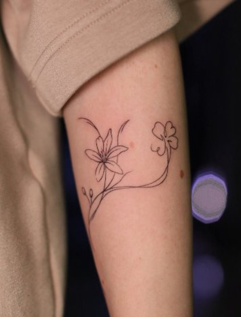 Женские на руке черно-белые, фото - Тату салон TATTOO LAMARCH