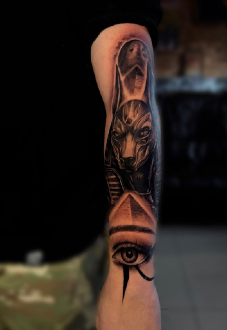 Мужские на руке реализм, фото - Тату салон TATTOO LAMARCH