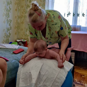 Дитячий масаж с ЛФК.