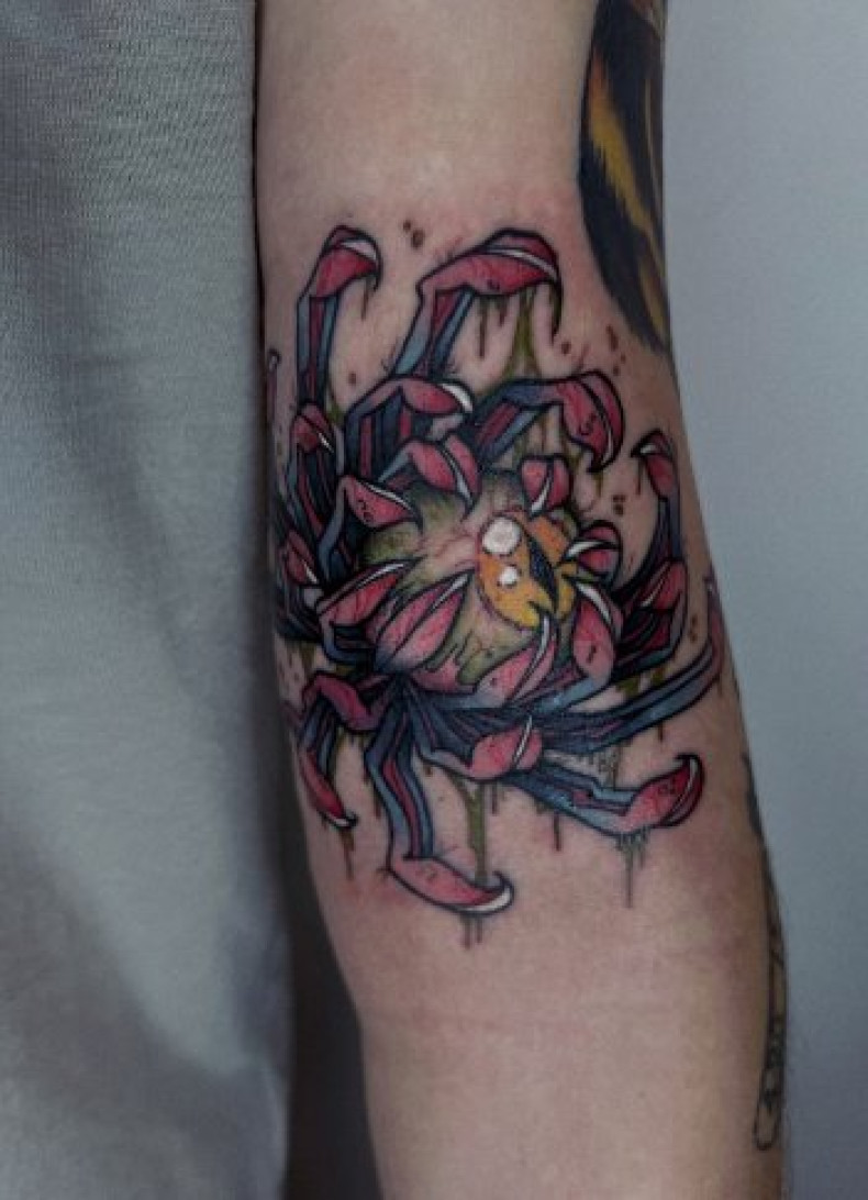 Мужские на предплечье цветные, фото - Тату салон TATTOO LAMARCH
