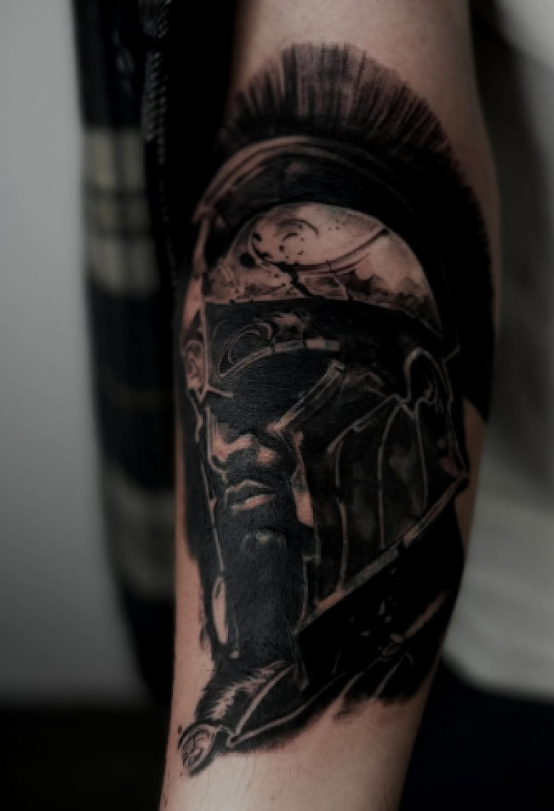 Мужские на предплечье реализм, фото - Тату салон TATTOO LAMARCH