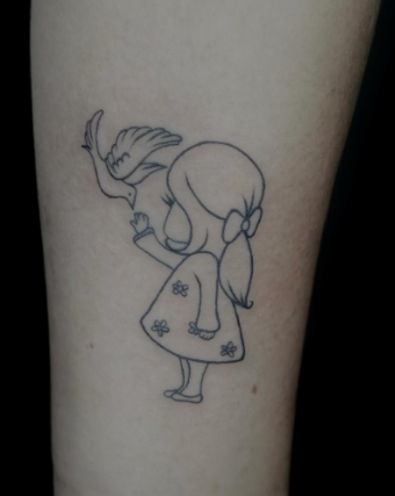 Для дівчат на руці чорно-білі, фото - Тату салон TATTOO LAMARCH