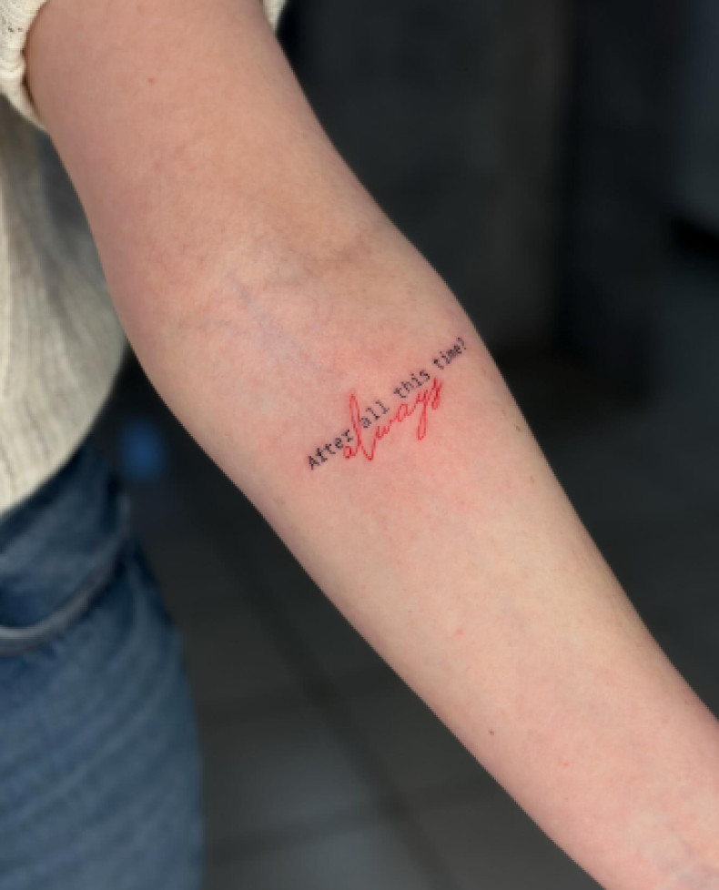 Женские на предплечье цветные, фото - Тату салон TATTOO LAMARCH