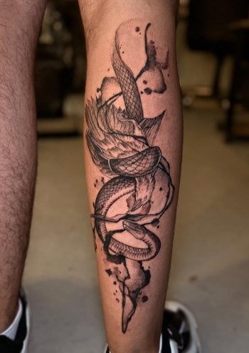 Для хлопців змія на нозі, фото - Тату салон TATTOO LAMARCH