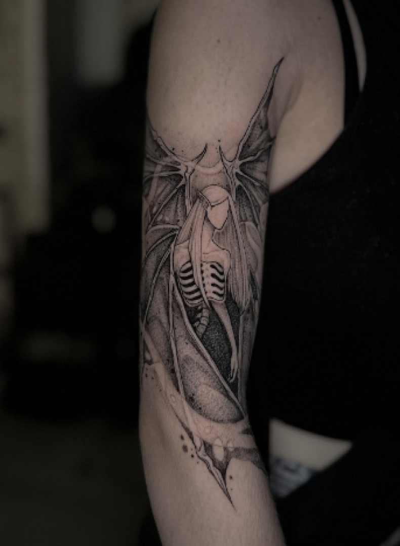 Для дівчат на руці плечі, фото - Тату салон TATTOO LAMARCH