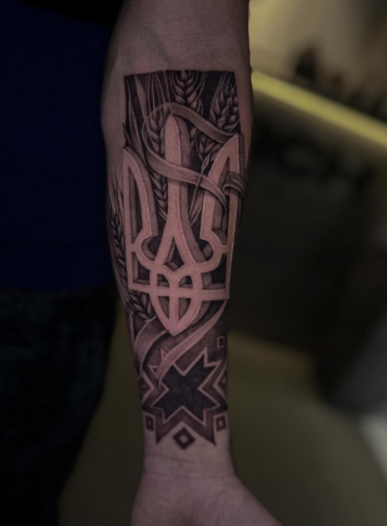 Мужские на предплечье реализм, фото - Тату салон TATTOO LAMARCH