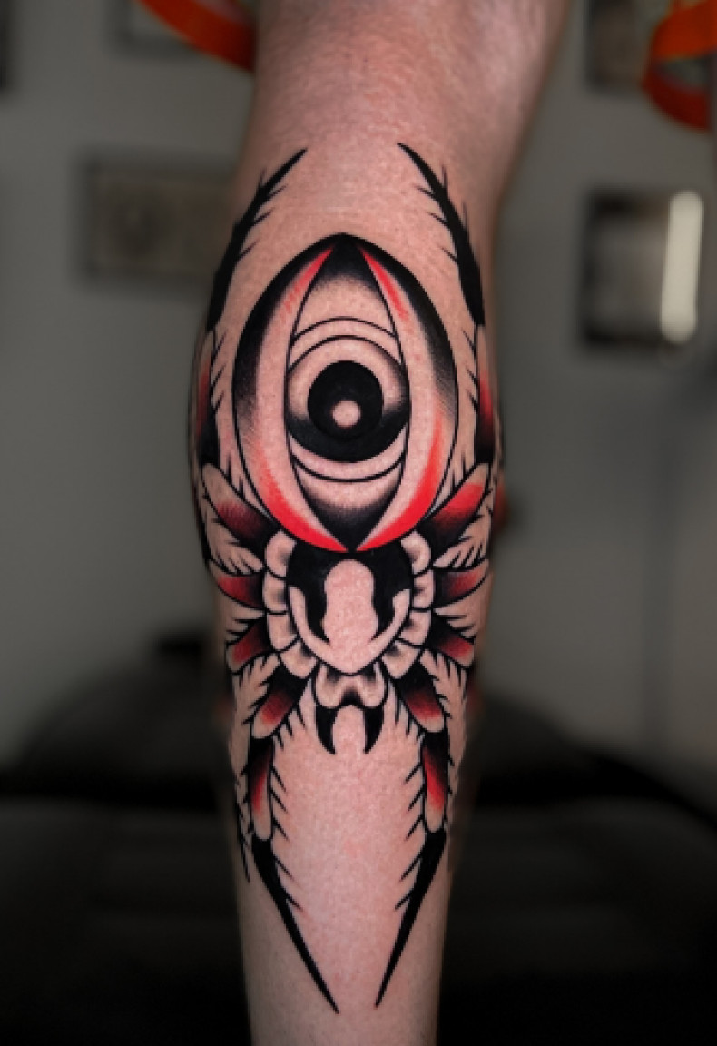 Глаз на ноге цветные, фото - Тату салон TATTOO LAMARCH
