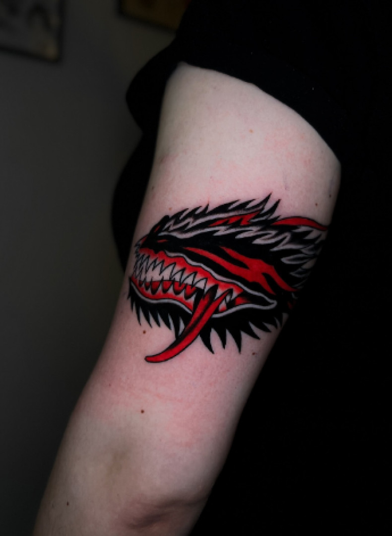 На руке цветные монстр, фото - Тату салон TATTOO LAMARCH