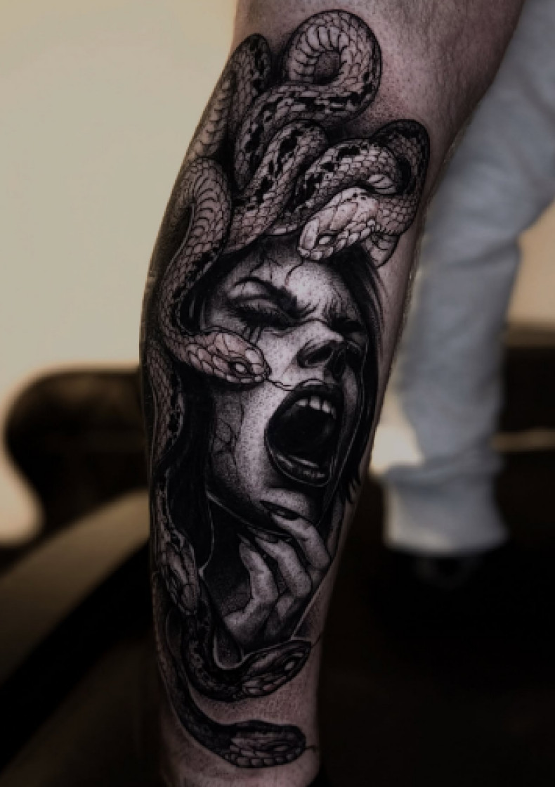 Мужские змея на ноге, фото - Тату салон TATTOO LAMARCH