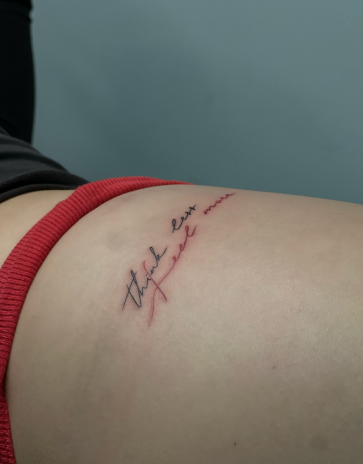 Для дівчат кольорові слова, фото - Тату салон TATTOO LAMARCH