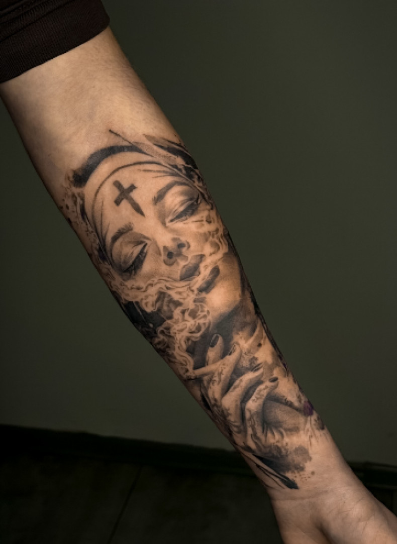 Для хлопців на передпліччі реалізм, фото - Тату салон TATTOO LAMARCH