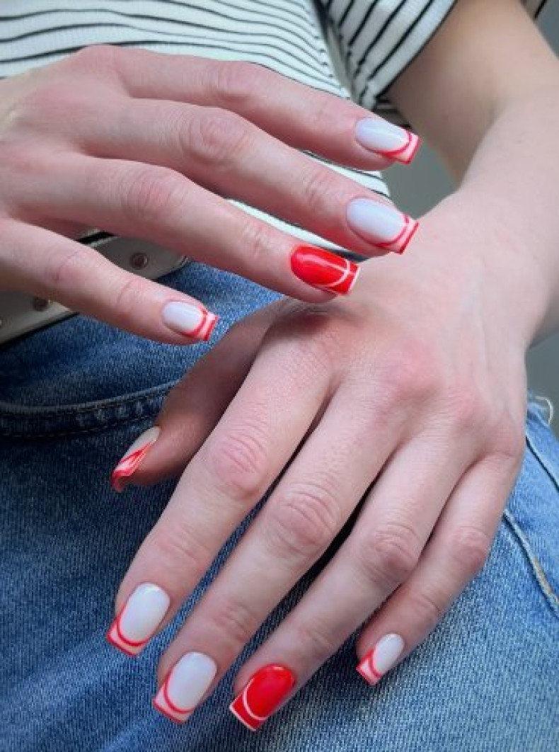 Білий манікюр червоний французький, фото - Нігтьова студія Mood Nails