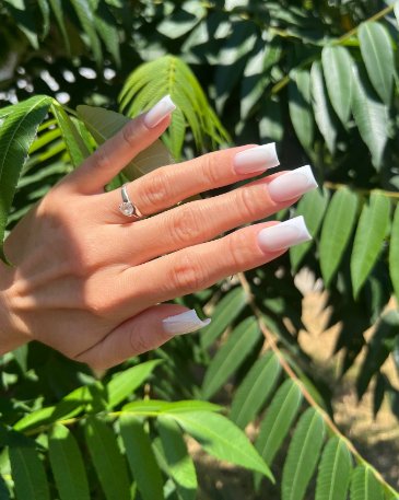 Белый маникюр французский на длинные ногти, фото - Ногтевая студия Mood Nails