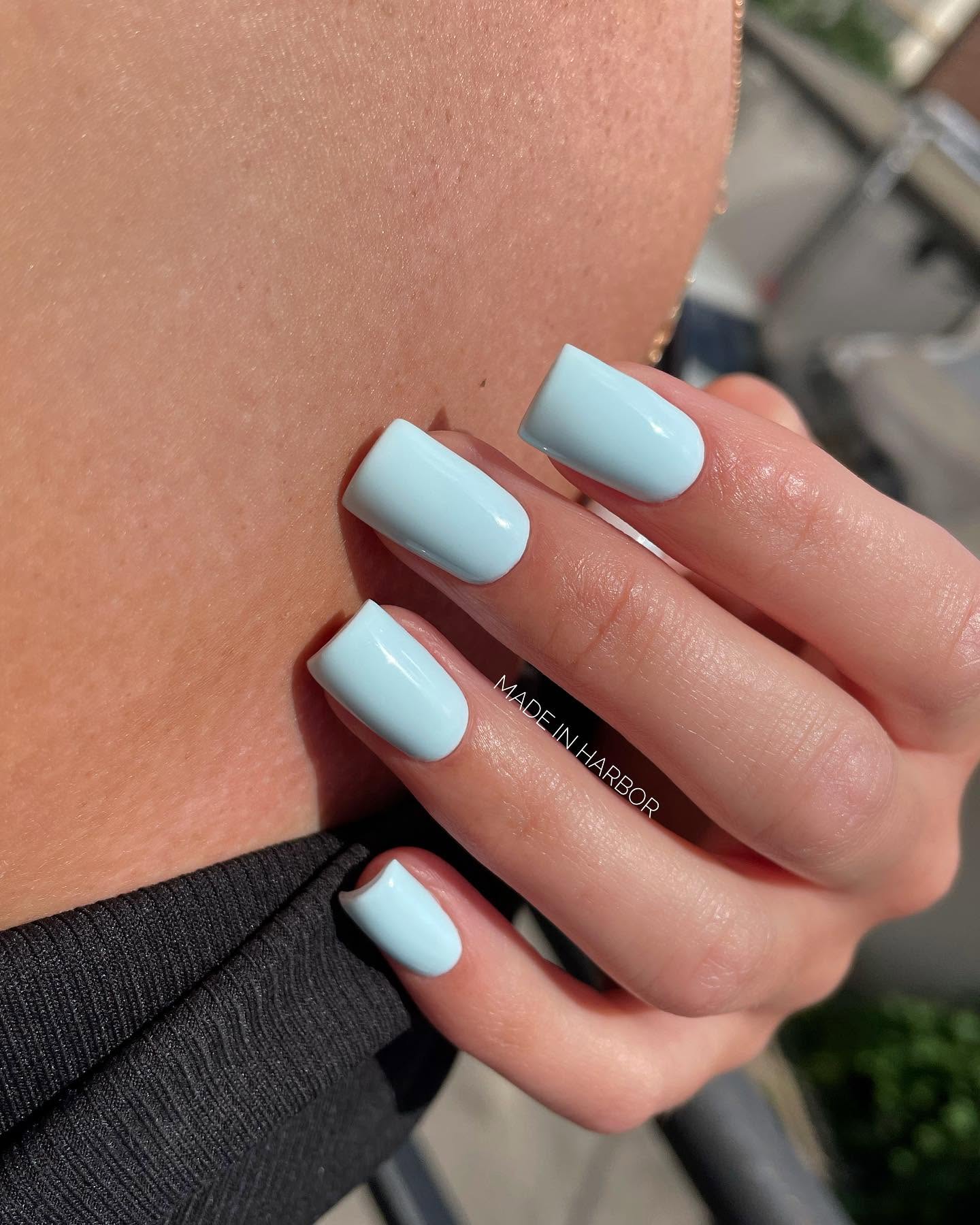 Манікюр на квадратні нігті світлий блакитний, фото - Нігтьова студія Nails Harbor