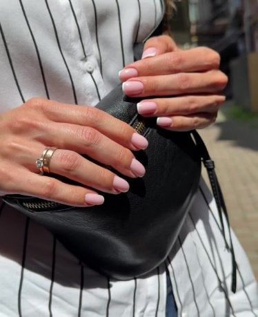 Манікюр на короткі нігті ніжний нюдовий, фото - Студія краси Nails Star
