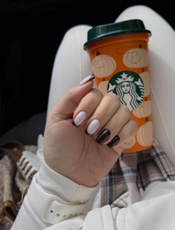 Черный маникюр френч, фото - Студия красоты Nails Star