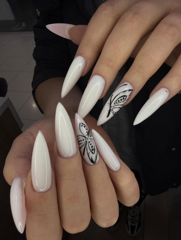 Белый маникюр с рисунком на длинные ногти, фото - Ногтевая студия Beauty Color