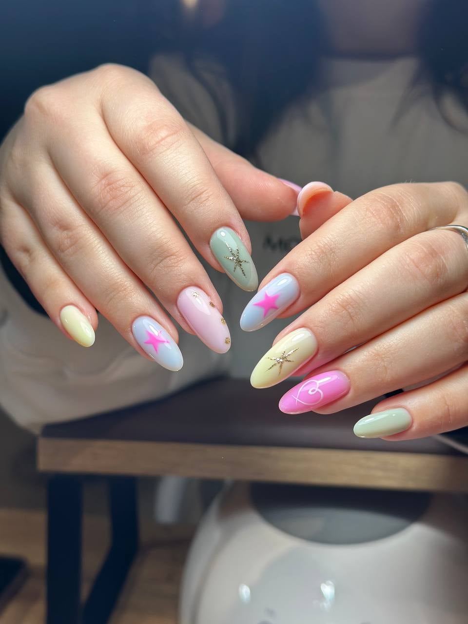Маникюр с рисунком миндаль на длинные ногти, фото - Ногтевая студия Kohut nails