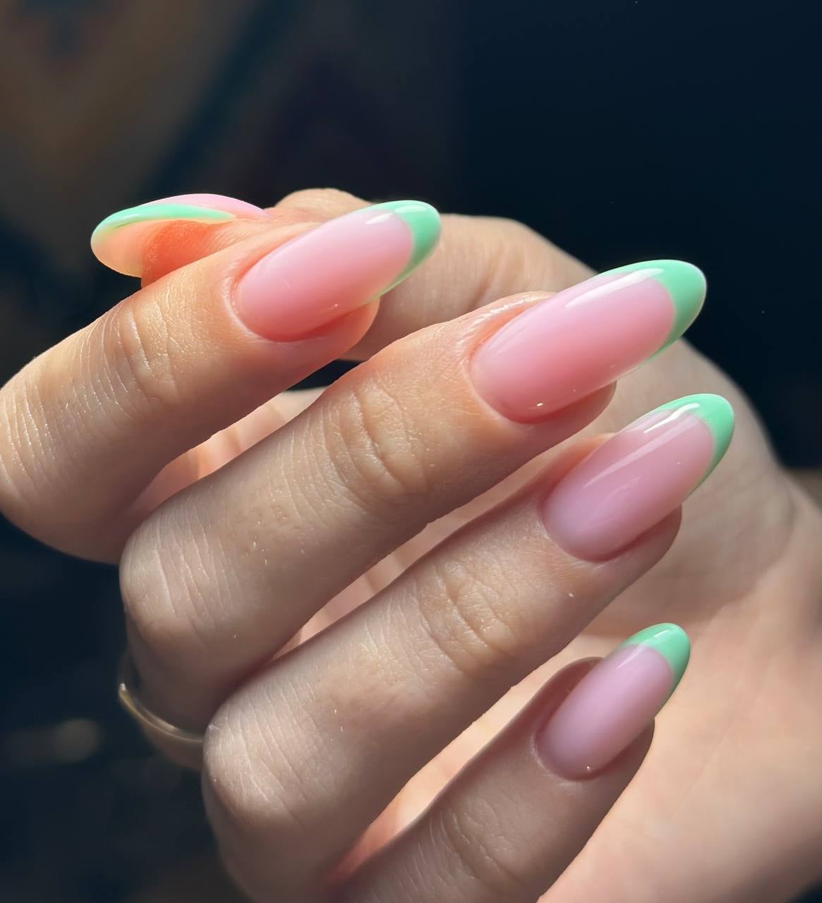 Маникюр лето яркий миндаль, фото - Ногтевая студия Kohut nails