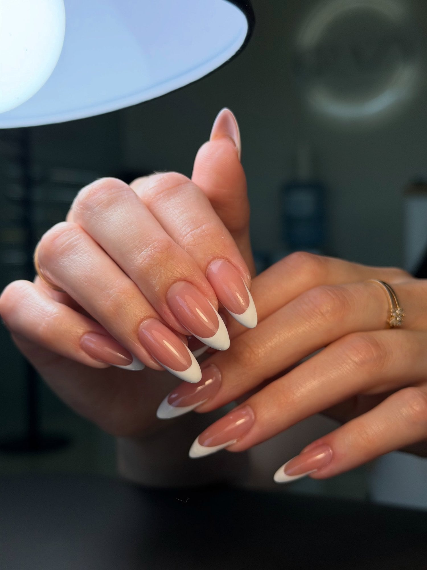 Классический маникюр французский миндаль, фото - Студия красоты Crazy Nails Studio
