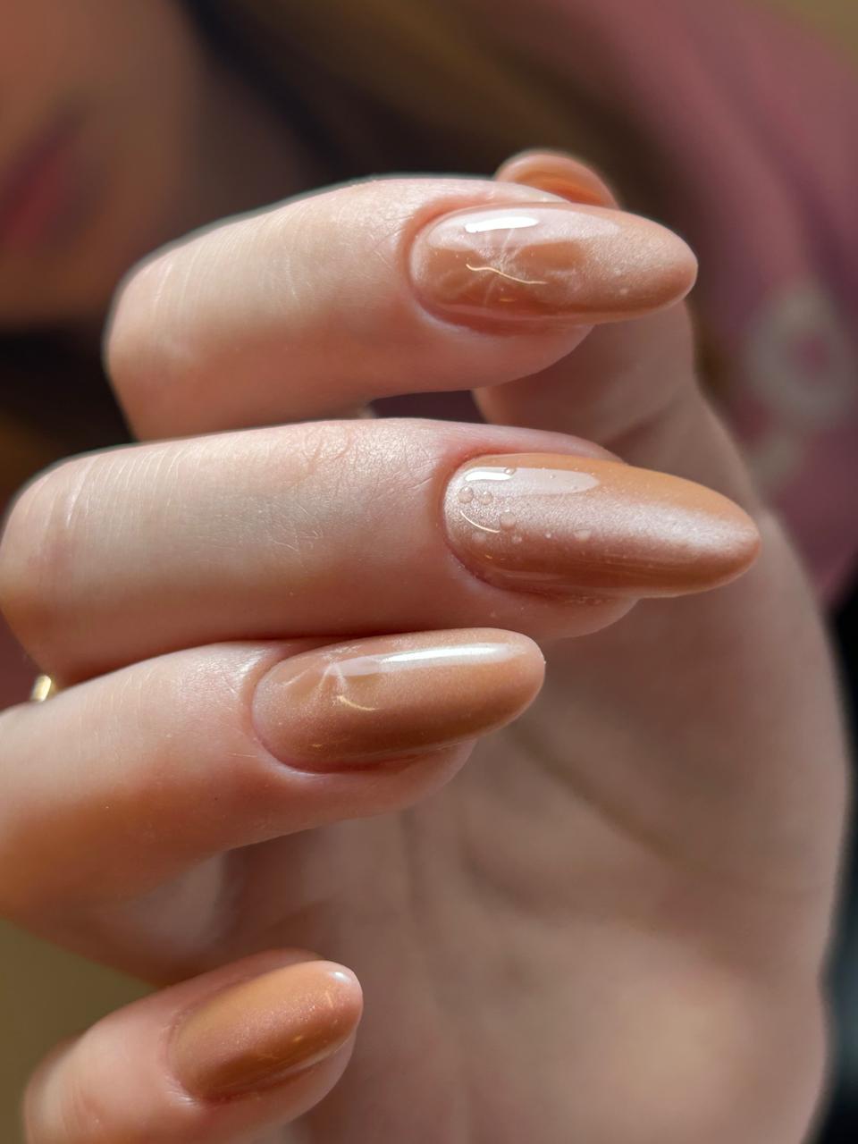Нюдовый маникюр миндаль на длинные ногти, фото - Студия красоты London Beauty Hub