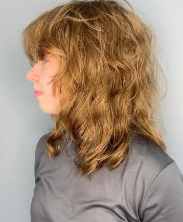 Стрижка на средние волосы женская с челкой, фото - Студия красоты AT Beauty Academy