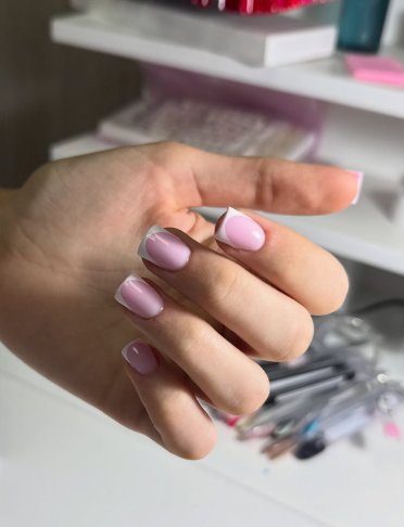 Нежный маникюр французский розовый, фото - Ногтевая студия Beauty Bunker