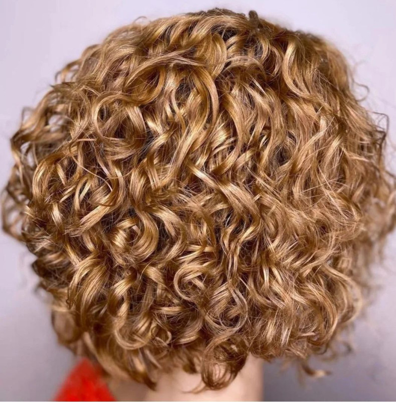 Женская стрижка на кудрявые волосы укладка волос, фото - Студия красоты HAIRVICTORY