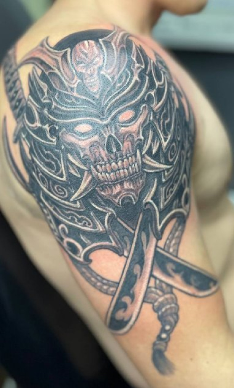Мужские на плече череп, фото - Тату салон XTZtattoo