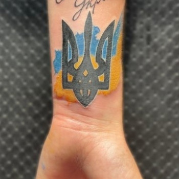 Фото с портфолио XTZtattoo