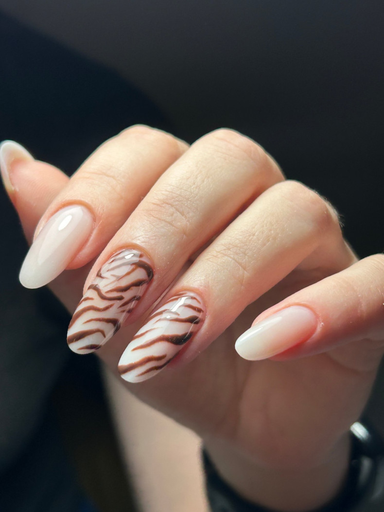 Манікюр з малюнком на довгі нігті тигровий, фото - Студія краси London Beauty Hub