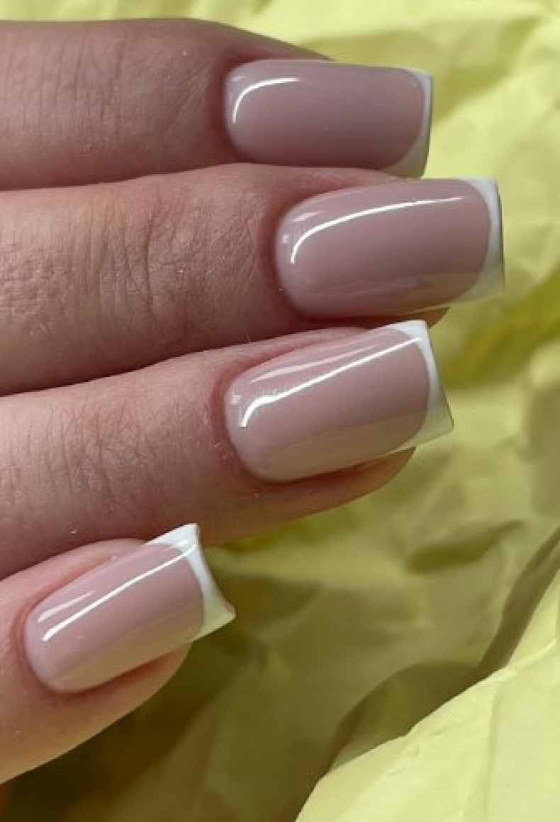 Нюдовий манікюр французький на квадратні нігті, фото - Студія краси Nail Power