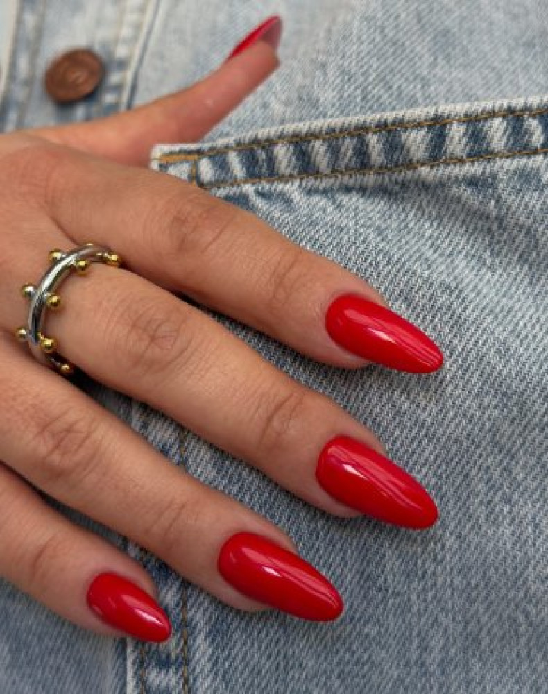 Червоний манікюр яскравий на довгі нігті, фото - Студія краси Nail Power