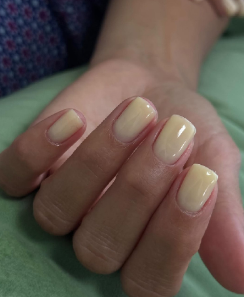 Ніжний манікюр молочний на квадратні нігті, фото - Студія краси Nail Power