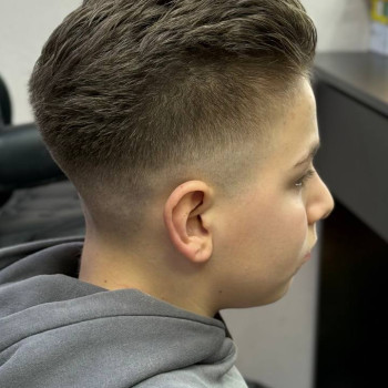 чоловіча стрижка