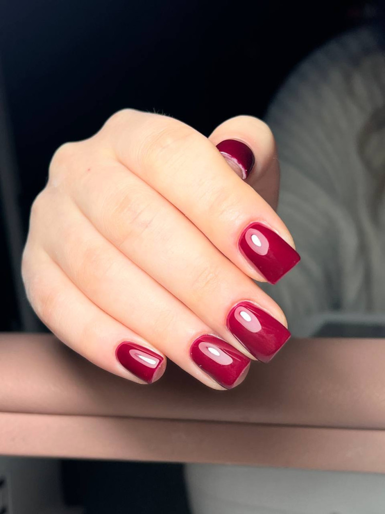 Червоний манікюр, фото - Студія краси Cosmeja