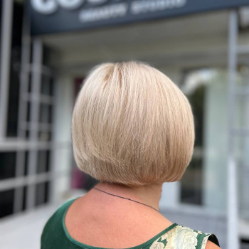 стрижка + фарбування матеріалами від L’Oréal