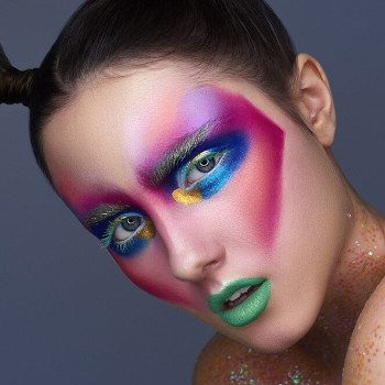 Авторський fashion-образ від Наталії Зубок для професійної журнальної фотозйомки.