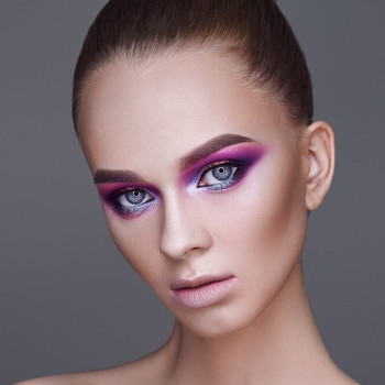 Професійний жіночий макіяж від Наталії Зубок для beauty-портрета та студійної фотозйомки.