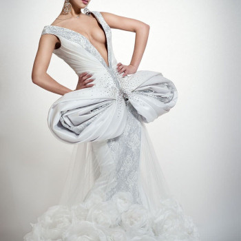 Modern bridal makeup із Satin skin, Clean makeup та природними бровами для wedding photoshoot, створений Наталією Зубок.