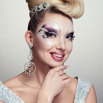 Professional bridal makeup із Clean makeup ефектом, Satin skin та природними губами для вінчання, виконаний Наталією Зубок.