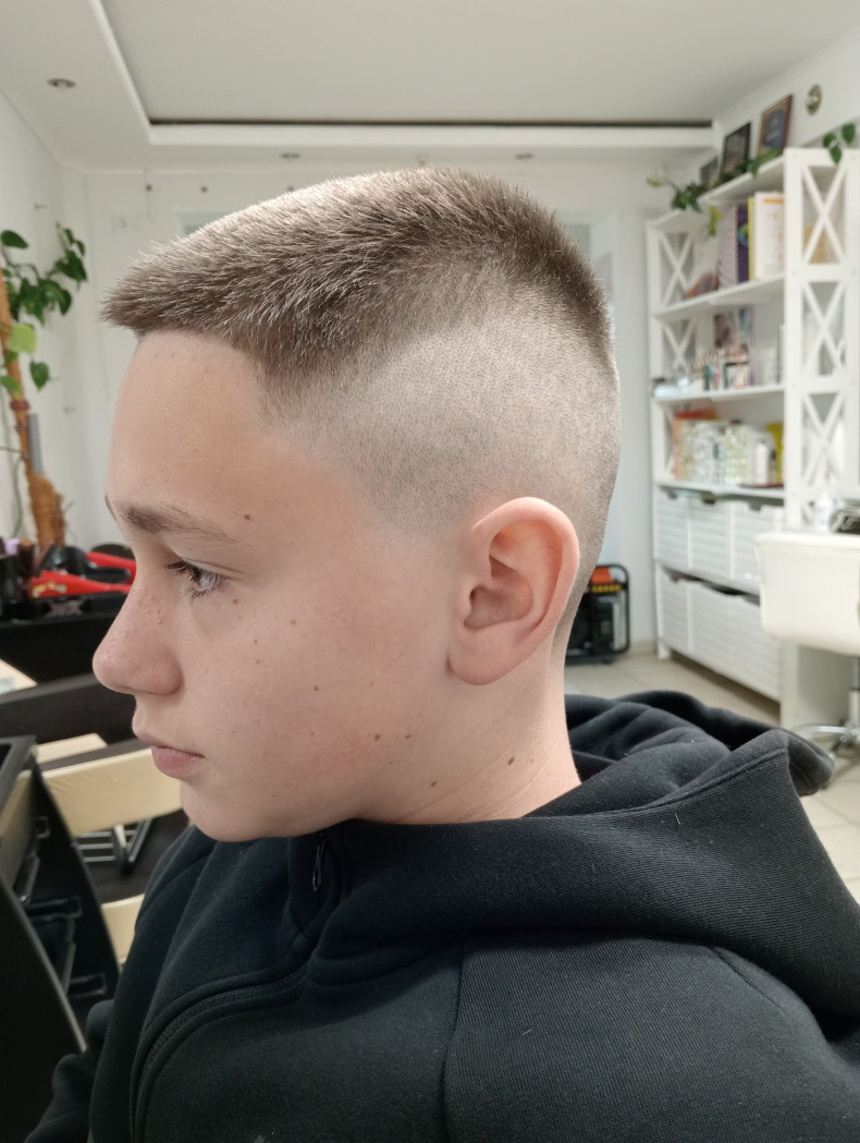 Чоловіча стрижка на коротке волосся для хлопчика, фото - Перукар-колорист Олександра Лихогоденко