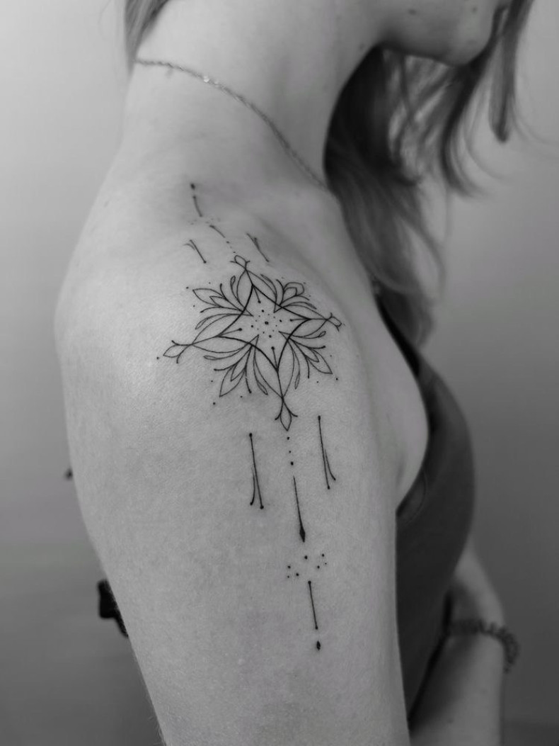 Для дівчат на плечі чорно-білі, фото - Курси та навчання Tattoo School UA