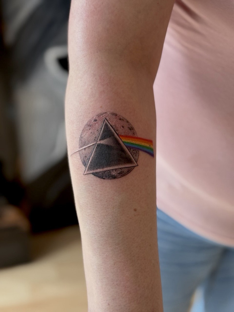Для дівчат на передпліччі кольорові, фото - Курси та навчання Tattoo School UA